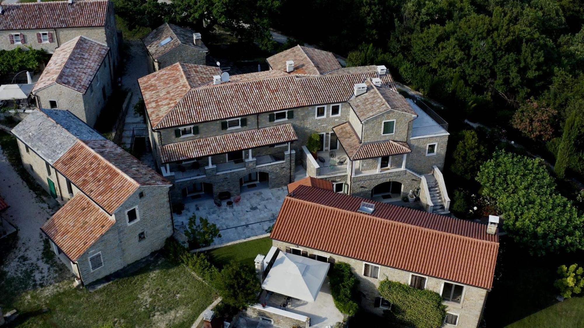 דירות Momjan L'Abbraccio Della Quercia מראה חיצוני תמונה